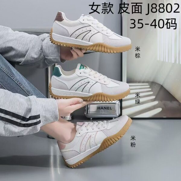 ผลิตในประเทศจีน รองเท้าผู้หญิงทรงแบนน้ําหนักเบาผลิตในประเทศจีน J8802