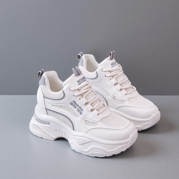 Hecho en China, zapatos blancos con suela gruesa para aumentar la altura interior, zapatos deportivos para mujer, zapatos para padresAT901