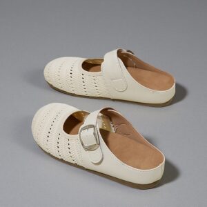 Made in China, this pekemon shoe is a flat, breathable and cute slipper Y15