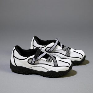 Made in China white breathable sneakers with thin soles and mesh that don't need to be tiedYST01