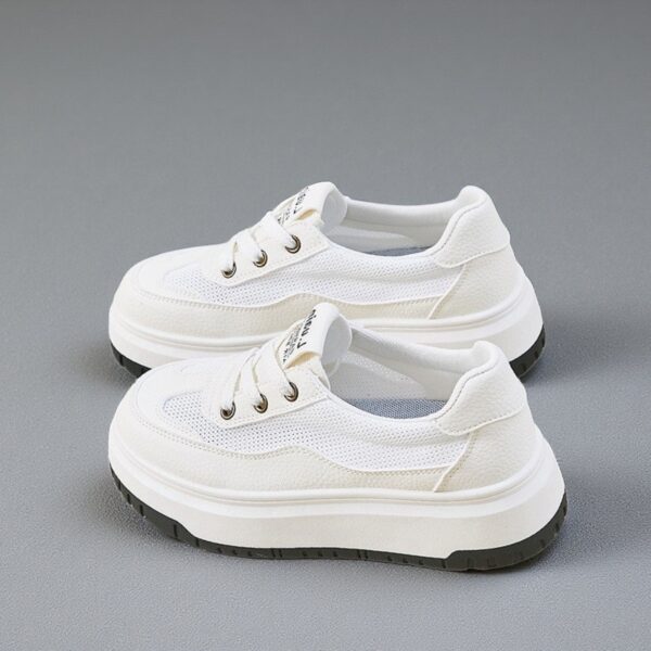 Women's shoes made of thick white breathable mesh KT290