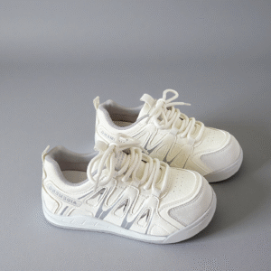 China manufactures women's student white flat board shoes A6066