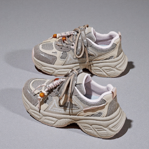 China manufactures women's white shoes with thick soles and complex designs for heightening BN1003