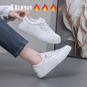 2026 New White Leather Flat Comfort Board Shoes 8905