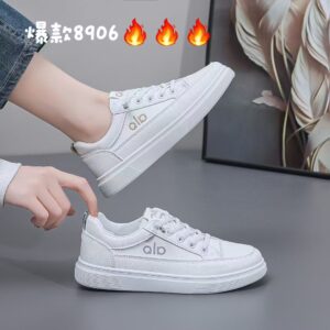 2026 New White Leather Flat Comfort Board Shoes 8906