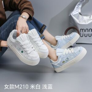 White shoes for women – Spring/Summer 2026:厚-soled, versatile canvas shoes; also available as "beggars' shoes," casual board shoes, or sports shoes – Model: M210