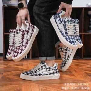 V001 Men's Shoes: Instagram-worthy New闪电风格 Casual Board Shoes with Feminine Charm – Versatile Sports Canvas Shoes for Students V002